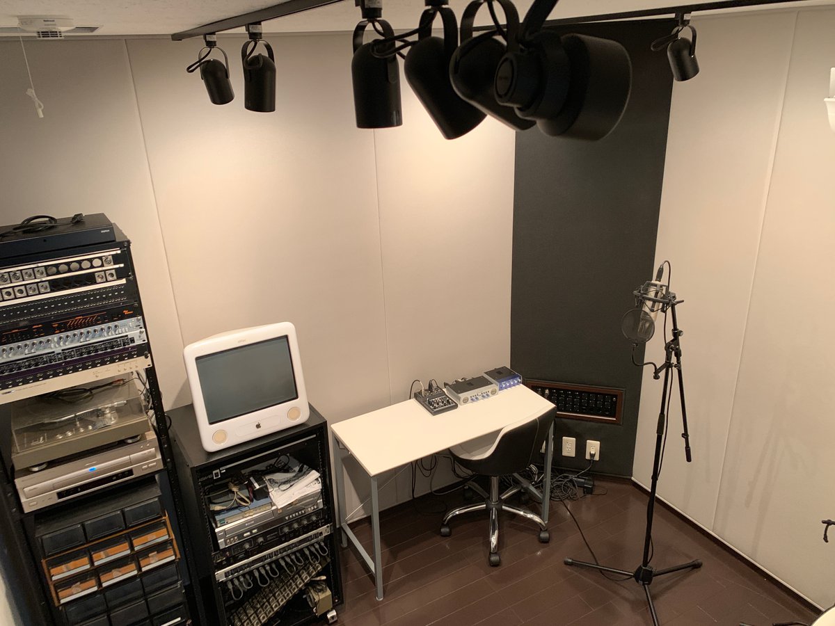 sound_frame2017's tweet photo. #5月になったので自己紹介　
TV番組、短編映画、YouTube動画などmix出来ます。声優ボイスサンプル、ラジオドラマ、歌ってみたも作れます
　
4名入れる広さの収録ブースでVoの収録(1名づつ)できます千葉です。本業MAミキサー、一般社団法人日本歌ってみたMIX師協会所属
　
料金はDMでお問い合わせかプロフのHPをご覧ください
　　
mix作品リストです　↓　YouTubeに飛びます
https://t.co/5mXHayOBpH