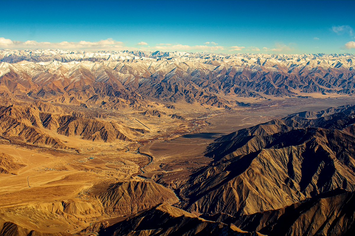 ico90clast's tweet photo. India if you are not lazy and are an actual explorer and not just a bucket list person 

7 parts 4 photos each 

Part 1: The Great Cold Desert of Ladakh https://t.co/kO9OtH3qi0