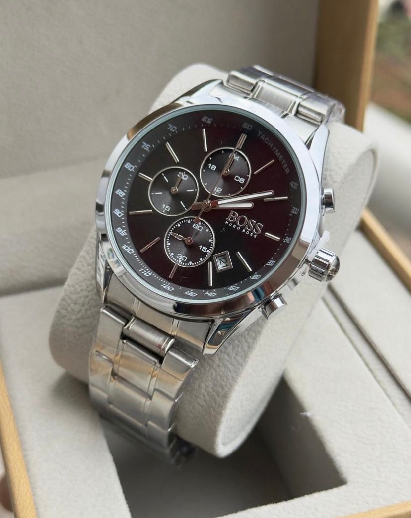 Curated_Store1's tweet photo. Elevate your look with a timeless watch that speaks class and confidence 
150,000UGX 📩
Instant delivery https://t.co/3Jwl1OUjyX