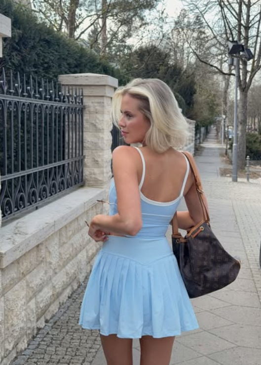 cc_augusta's tweet photo. ¡La primavera ya está aquí y con ella los looks más fresquitos y con mucho estilo! 🌞✨ ¡Es hora de dar la bienvenida al verano con el look ideal!

Pásate por el CC.Augusta y encuentra tu outfit perfecto para brillar.

#NewYorker #LookDeVerano https://t.co/879fZ4Y0hz