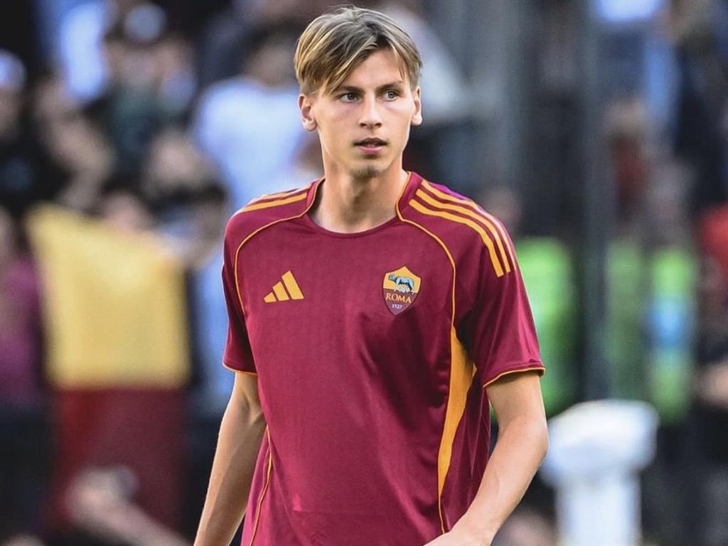 Secondo quanto riportato dall'amico <a href="/CheccoCasano/">Checco Oddo Casano</a>, l'#AsRoma vuole provare a cedere #Ziolkowski entro il 30/6, puntando ad una plusvalenza importante che possa evitare la cessione di almeno un big 💸
La richiesta per il giovane centrale polacco è di 20/25mln.

<a href="/OfficialASRoma/">AS Roma</a>