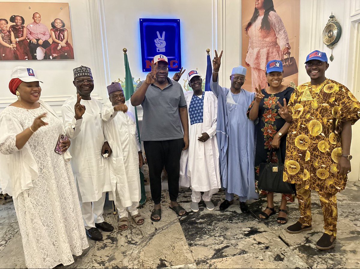 NDCNGN's tweet photo. Political figures paying a courtesy visit to his excellency @iamHSDickson https://t.co/rNxnXh6UPJ