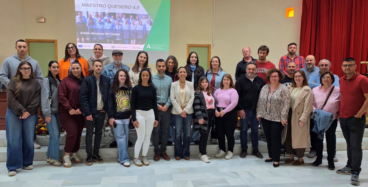 IfapaJunta's tweet photo. ¿Sabías que el #IFAPA imparte en Hinojosa del Duque el curso #Maestro #Quesero 4.0 para impulsar la elaboración de #quesos y creación de empresas #lácteas? 🧀

En esta edición participan 14 alumnas y 6 alumnos que aúnan diferentes perfiles profesionales

🌐https://t.co/vzRD1Yrrfw https://t.co/bvHfppbEN9