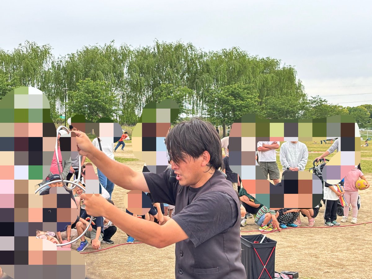 Svt_Disny_'s tweet photo. 2026/05/06 #しらこばとキッチンカー肉まつり2026

場所を移動してからは、想像以上に弾けていて、とっても楽しそうでした😊

汗だくになりながらも、動き回って多彩だな〜と感じました！

#コバトンの森
#ドミノピザ https://t.co/klf2GCspWy