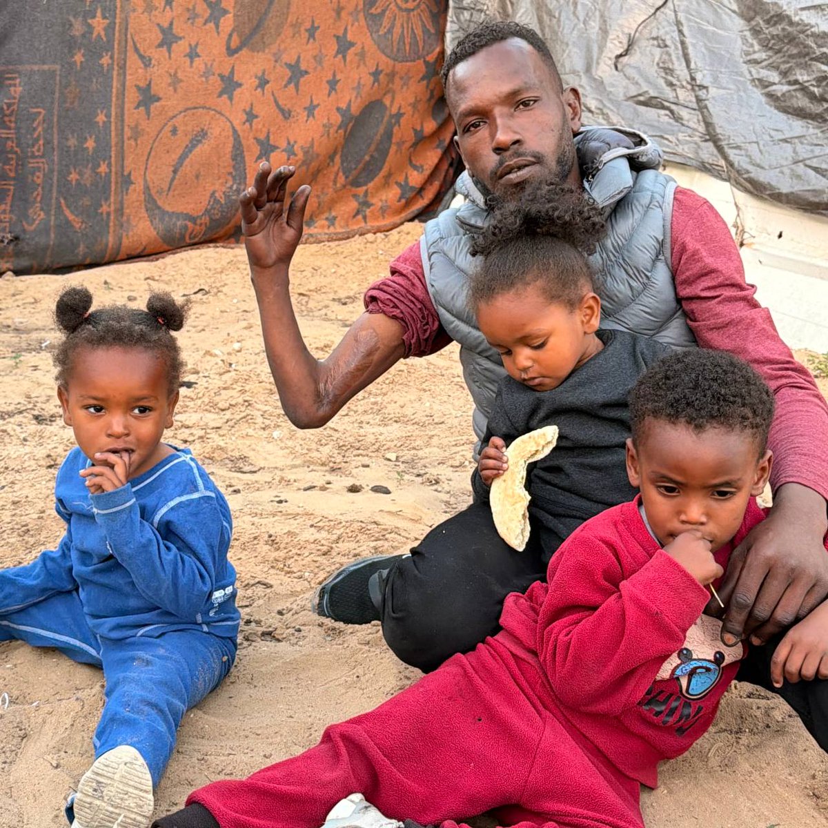 I am a Black Palestinian ✊
We are not terrorists.
We are forgotten, starving, and displaced 💔
All we ask for is dignity, freedom, and life.🍉🇵🇸🕊️
chuffed.org/project/155214…
