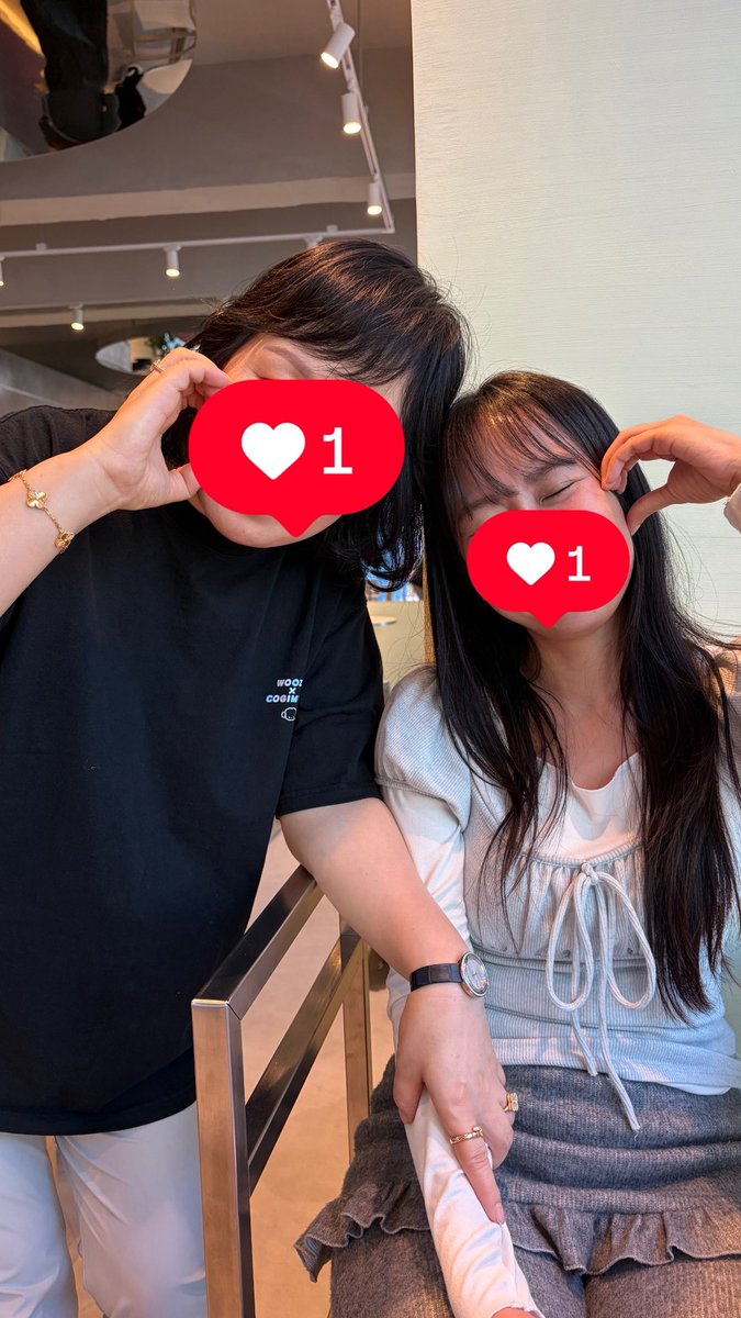 LUCU BGTTTT mamanya woozi nyamperin trs diajak ngobrol, dipegang tangannya dan disuruh foto bareng HAHAHAHAHHA