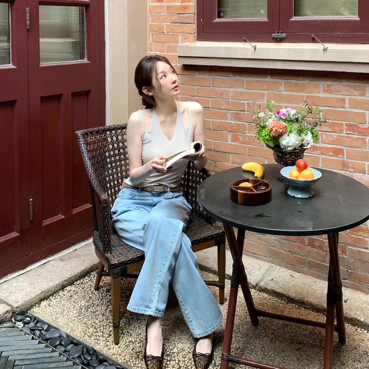 dearvichii's tweet photo. 올려주는 사진마다 여친짤인 여자 어떻게 안 예뻐하지 https://t.co/vxZIpEQ7Fo