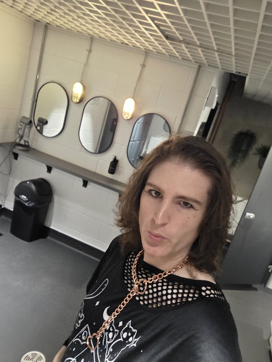 vifoxe's tweet photo. just bein a bad bitch 💖💖💖
#trans https://t.co/GsOtgJkKxn