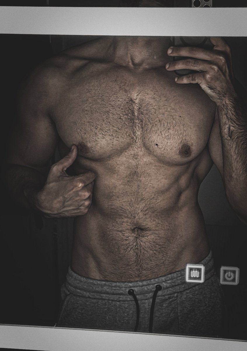 scrupuloux's tweet photo. ᅠ

 ᅠ

                             #TittyTuesday
 ᅠᅠ

 ᅠ
 ᅠ https://t.co/VQw2pkJUdE