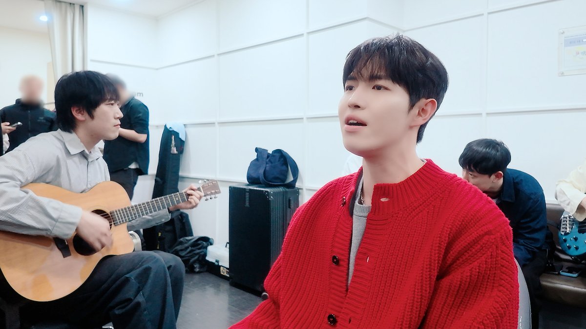 김재환 KIM JAE HWAN tweet media