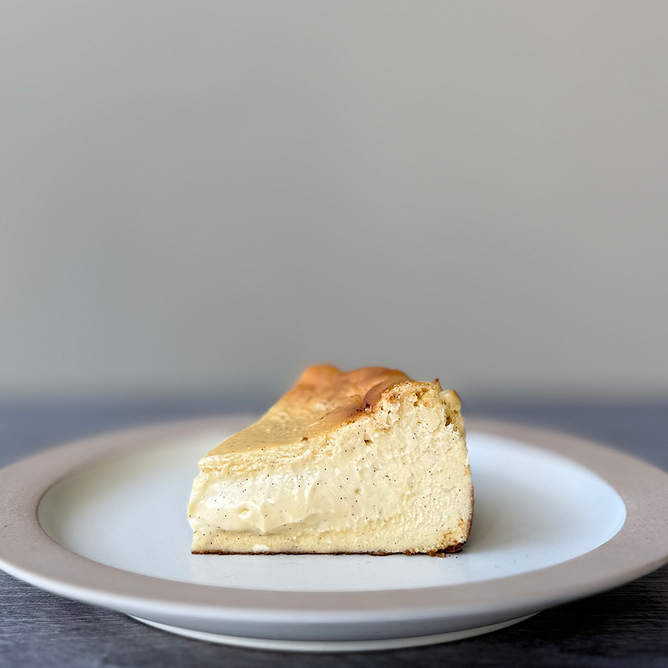 三宮さんちか店スイーツ情報🍮♪】 人気のバスクチーズケーキは