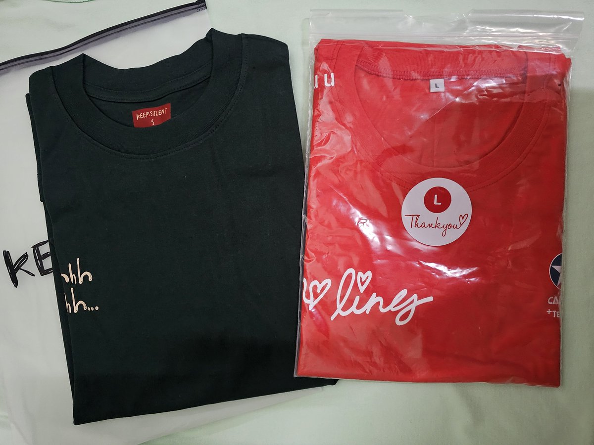 Svnri53_N's tweet photo. เสื้อ มือ 1 ราคารวมส่ง
- Keep Silent คอลคริสต์มาส Shhh Tree (Sold Out แล้ว) ไซส์ S (อก 40) - 1400 บ.
- Caltex (ขายเฉพาะที่ event) ลายเซ็นสกรีน ไซส์ L (อก 42) - 850 บ.

 สนใจ dm สอบถามได้ค่ะ
#ตลาดนัดหลิงออม #ตลาดนัดLingOrm https://t.co/lyuInoFjLD