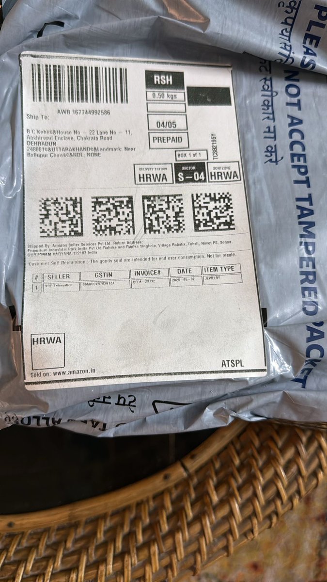 amit29gr's tweet photo. @AmazonIN @AmazonHelp @JeffBezos @consaff @jagograhakjago @nch1915
ENOUGH IS ENOUGH! Amazon India is openly harassing & cheating customers!
Order ID: 493-6173645-5716361
Order Date: 02 May 2026
Amount: ₹34,750
Items: Swarovski Earrings + Necklace
Delivered: 04 May 2026 — Only earrings received. Necklace MISSING.
Till today (06 May 2026), ZERO resolution.
Amazon is deliberately dilly-dallying by sending fake, non-working, infructuous links that don’t even open.
No one from Amazon has bothered to call me.
But if a customer cancels even one small item, Amazon calls immediately. When Amazon is at fault and a luxury item is missing, they are completely silent and arrogant.
This is not poor service — this is gross negligence, possible theft, and deliberate customer harassment.
I DEMAND immediate senior-level intervention:
Full refund OR replacement of the Swarovski necklace within 24 hours
Compensation for mental agony, time wasted & harassment
Strict action against the guilty warehouse, packing & delivery team
If Amazon fails to resolve this immediately, I will escalate this to Consumer Court, file police complaint for theft/fraud, approach all media channels, and take every legal step possible against Amazon India.
Senior management & concerned government authorities — please take note and act NOW!
#AmazonFraud #AmazonHarassment #MissingSwarovski #ConsumerRightsViolation #BoycottAmazon