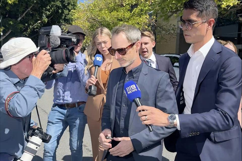 MENAFN's tweet image. Craig Silvey Has Pled Guilty To Child Exploitation. What Do We Do With His Books? #Craig #Silvey #Pled #Guilty #Child #Exploitation. #What #Books? #School #University #Collage #Teach #Studentgggg dlvr.it/TSP22w