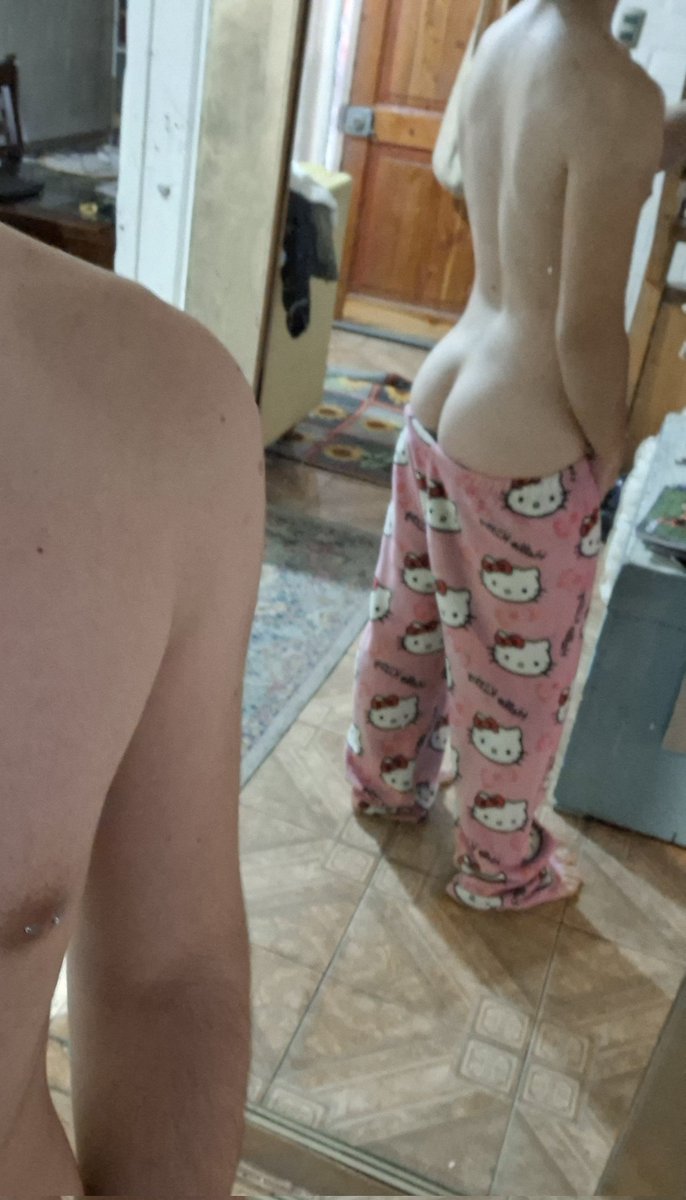 Matixann_'s tweet photo. Culo virgen de 18 🍑🔥🔥 alguien qur quiera preñarlo?? 🍆💦🫦 #chile #chilegay #femboy #gay https://t.co/qOEOX0sMuX