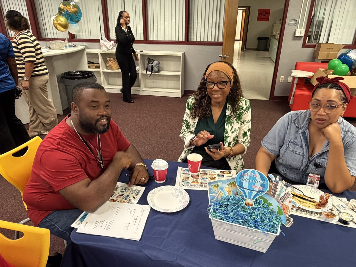 McNicolHawkLife's tweet photo. Day 1 kicked off Teacher Appreciation Week in style. Our All-American Breakfast brought great food, great company, and even greater appreciation for our incredible staff. Starting the week by celebrating the dedication, heart, and impact our teachers bring every single day! https://t.co/Aa1KWZRj9W