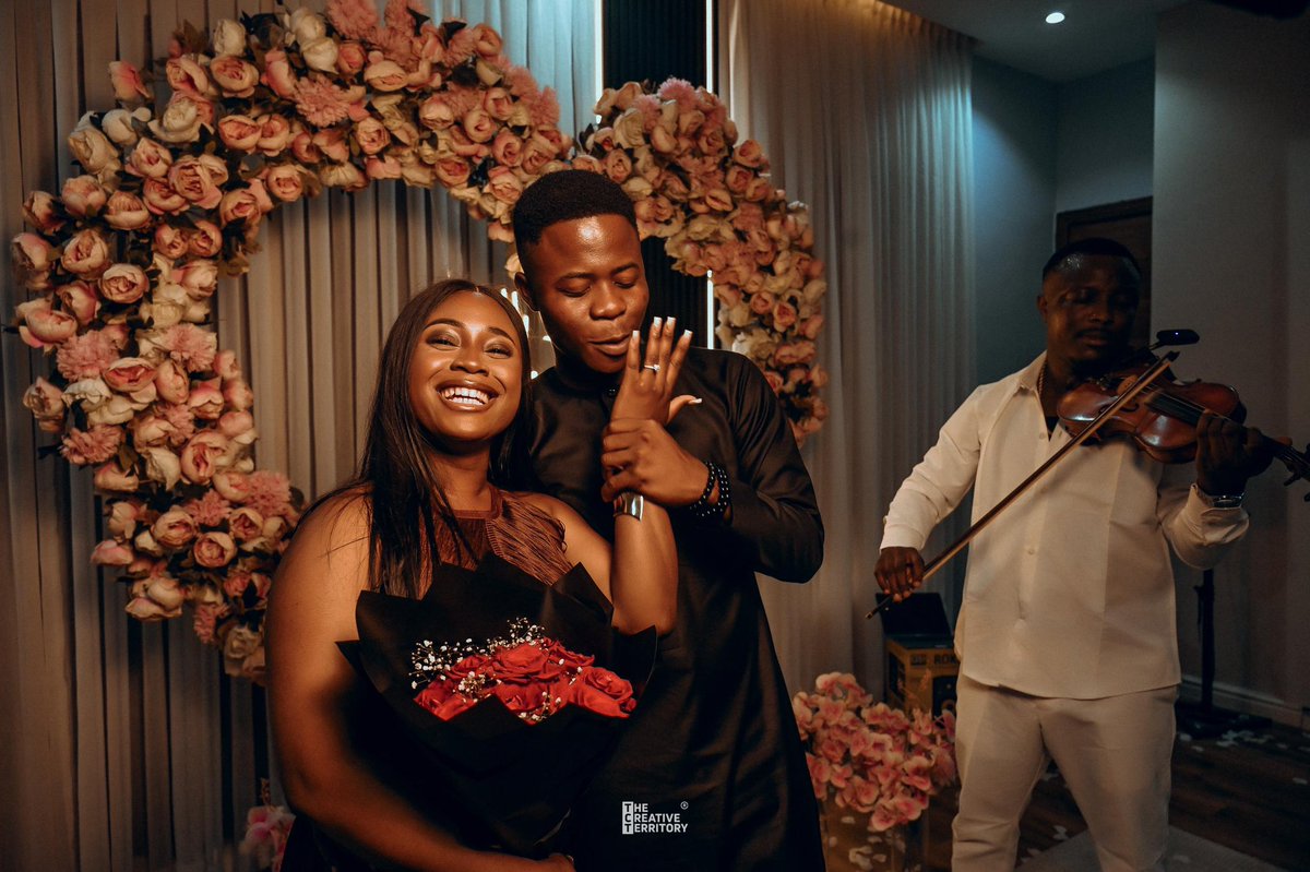 fe_fe_a's tweet photo. You all! I’m here with big news 😄  

My friend @mrfestusogun is officially getting married! He proposed to his baby on Sunday and yes, I have evidence 😂😂😂  

He even went down on one knee to propose! Nigerians, your people’s lawyer has done the needful 😂  

Comrade has finally fallen! 💍😄