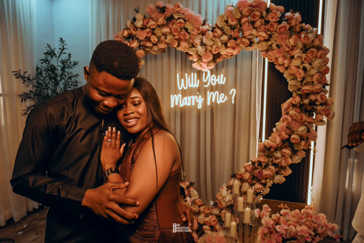 fe_fe_a's tweet photo. You all! I’m here with big news 😄  

My friend @mrfestusogun is officially getting married! He proposed to his baby on Sunday and yes, I have evidence 😂😂😂  

He even went down on one knee to propose! Nigerians, your people’s lawyer has done the needful 😂  

Comrade has finally fallen! 💍😄