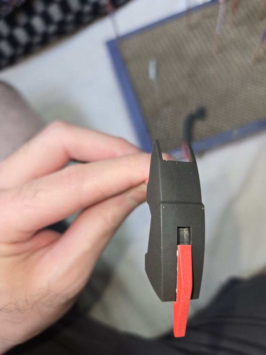 noesis1203's tweet photo. 今じゃ考えられないお値段！
友達が何個か買ってたのを譲ってもらいました😁
実家では次男嫁さんのを制作中
雨が降った為に塗装は出来ず…
次回に持ち越し😅
��く終わらせて自分のを塗装していきたいものですな🤔
#ガンプラ好きと繋がりたい https://t.co/I0GbSJoPkU