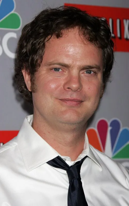 ithusgamingtv's tweet photo. Rainn Wilson in this picture looks like an older version of Jack Quaid??? is this his father??? I don't know why i see they look very similar. Dennis Quaid is the father according to facts. This that Hollywood conspiracy feeling lol. What do yall think? #hollywood @conspiracyb0t https://t.co/HmWz1aIcwI