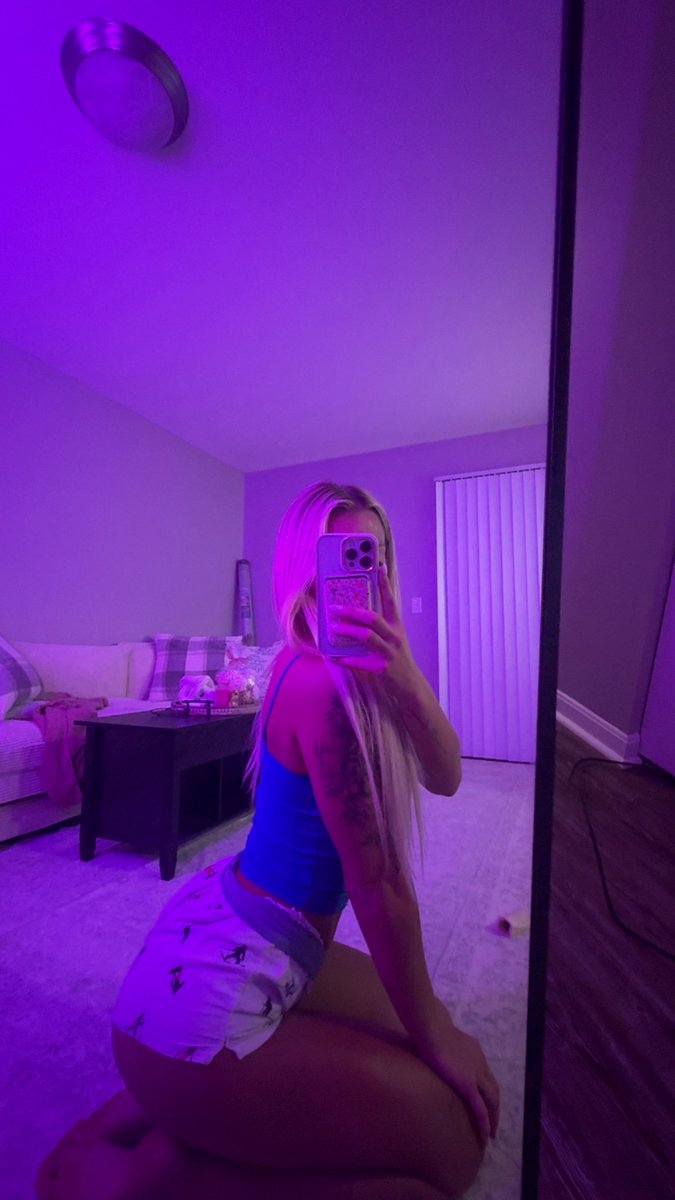 uronlygraceland's tweet photo. Not everything gets posted here… if you’re curious, you know where to go 😈🔗 https://t.co/OAIY75HUFg