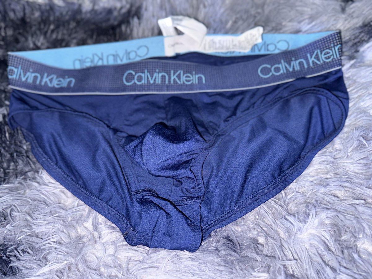 BriefAdiick's tweet photo. Thank you sa nag sponsor bagong tatamuran daw hehehe 
#mycalvins #calvinklein #calvinAirFx https://t.co/ZpYk7uHDqo