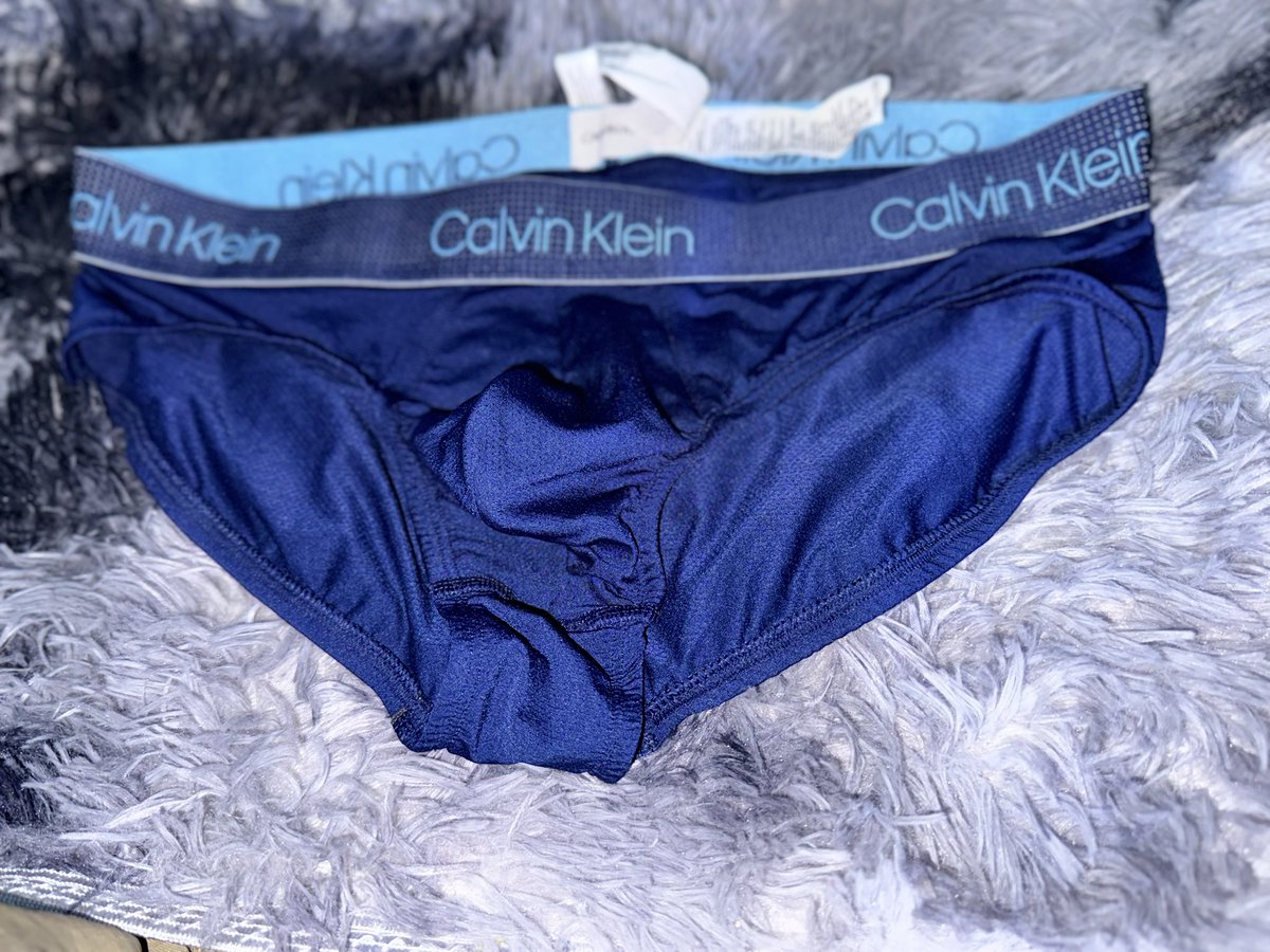 BriefAdiick's tweet photo. Thank you sa nag sponsor bagong tatamuran daw hehehe 
#mycalvins #calvinklein #calvinAirFx https://t.co/ZpYk7uHDqo
