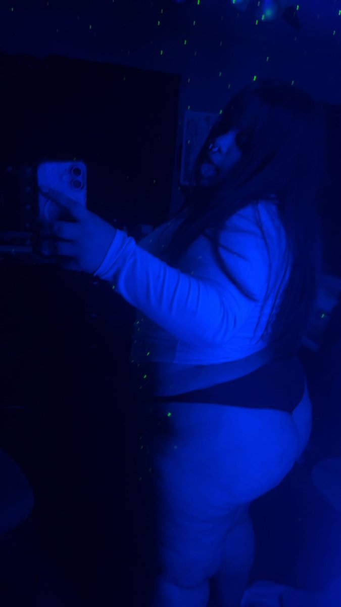slut32_'s tweet photo. do i look yummy https://t.co/2BAKn8ACje