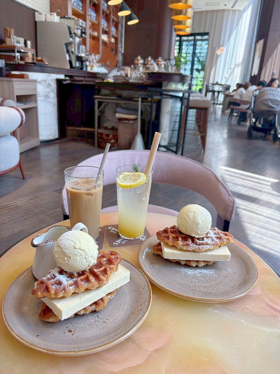 q0l4rt's tweet photo. 📍The Jones Cafe &amp; bar /新宿
念願クロッフル美味しすぎた🤎⟡.· https://t.co/8DlinPhDGk