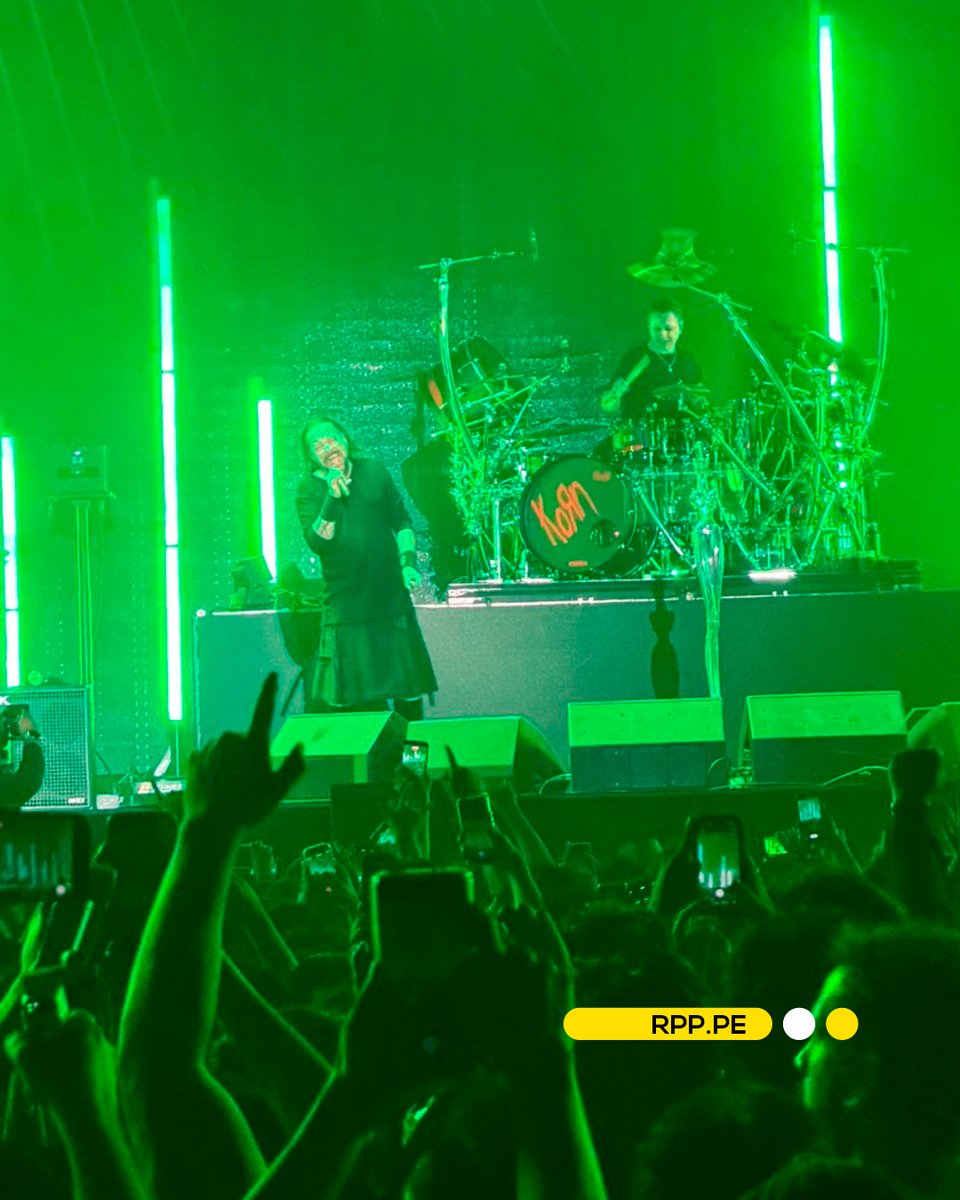 RPPNoticias's tweet photo. 🎶🔥 Korn sacudió Lima
La icónica banda de nu metal liderada por Jonathan Davis enloqueció a los miles de fans que se se dieron cita en el Costa 21.

Con himnos como Falling Away From Me, Blind y Freak on a Leash, el público peruano hizo vibrar el recinto dejando en evidencia que la banda estadounidense y el nu metal siguen más vigentes que nunca.

📸: Pedro Acuña / RPP

📲 Más información en https://t.co/2fG5AOY3HH