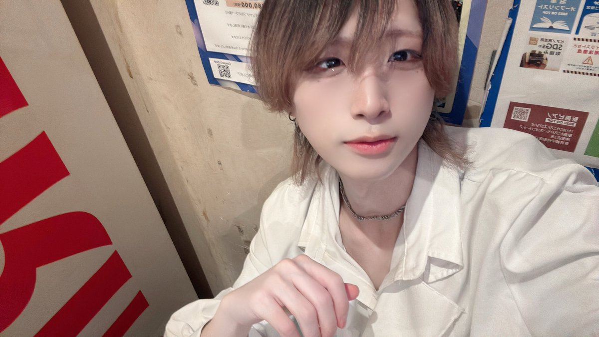 ろあ tweet media
