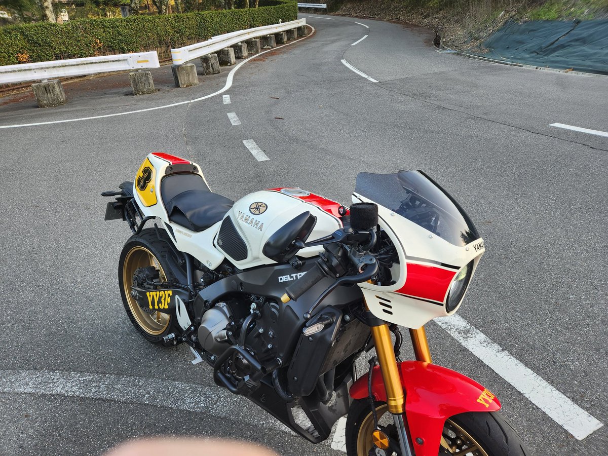 xsr900_ai's tweet photo. 5/23(土)
キャピタルスポーツランドの
走行会に行きます♪
興味ある人いますか？

ガンガン攻める人はツナギ推奨、
ツナギ持ってない人はプロテクター付きの服があれば参加でるので、
ミニサーキットデビューにピッタリ！
入場料払って見学も出来ます♪

興味あれば、DMください♪
※写真は無関係w https://t.co/FXUEBtfr5S