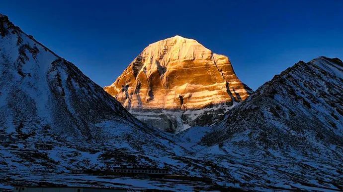 🚨 Kailash Mansarovar Yatra 2026 registrations open with computerized draw. 

Two route options: 

Lipulekh Pass (22 days, ₹2.09 lakh) - tougher
Nathu La Pass (21 days, ₹3.31 lakh) - easier

Only Indian citizens aged 18 to 70 with valid passports can apply.