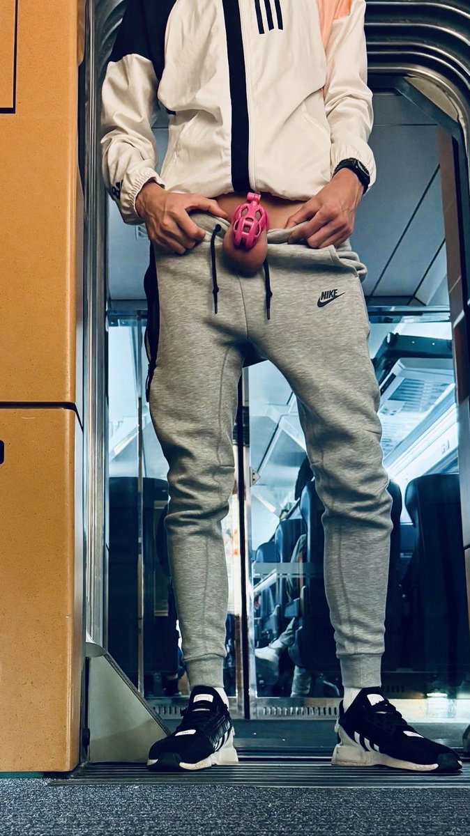 Over the last few days, you’ve admired @SubDogOnly’s cock a little too much. 

We don’t want the slave becoming even more in love with its own dicklet than it already is 😏

Today, you can praise the slave for obediently locking its dicklet into the pink cage for me 🔒💗 and for
