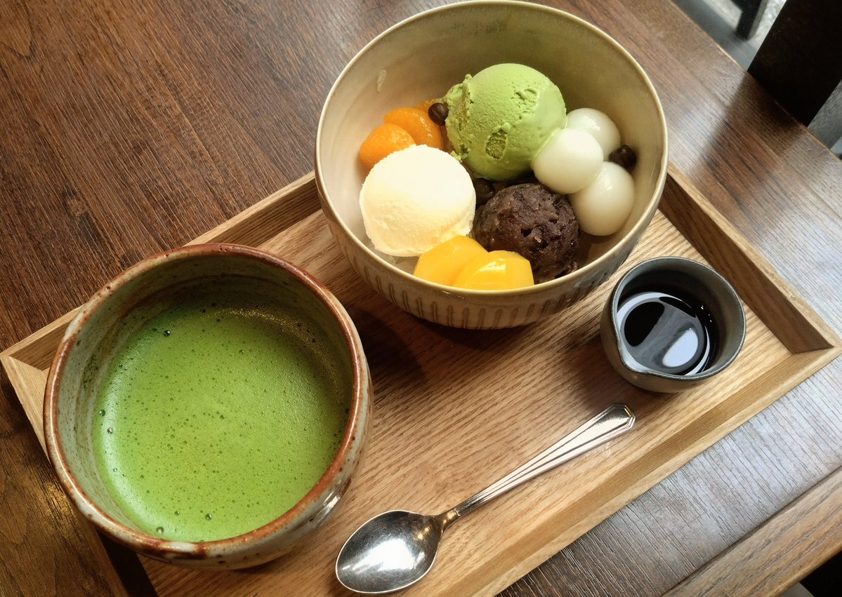 あんみつ抹茶。
せっかくなので和に全振り。