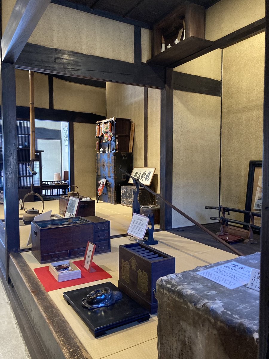 JeterNaoK's tweet photo. 一人旅の〆は『清水次郎長の生家』意外の小ささに驚き🙄ただ、清水市に本拠を置く一流企業が協賛してるとのこと(写真3枚目)清水市民の誇りなのが分かる、うん。

話は変わりますが、これを見てから鈴与のCM曲がずっとループしてる😓
『いーつかぁーきっと見えるよねー🎵』

ありんこの涙 ってなんやろ https://t.co/jsNNSQAmUb