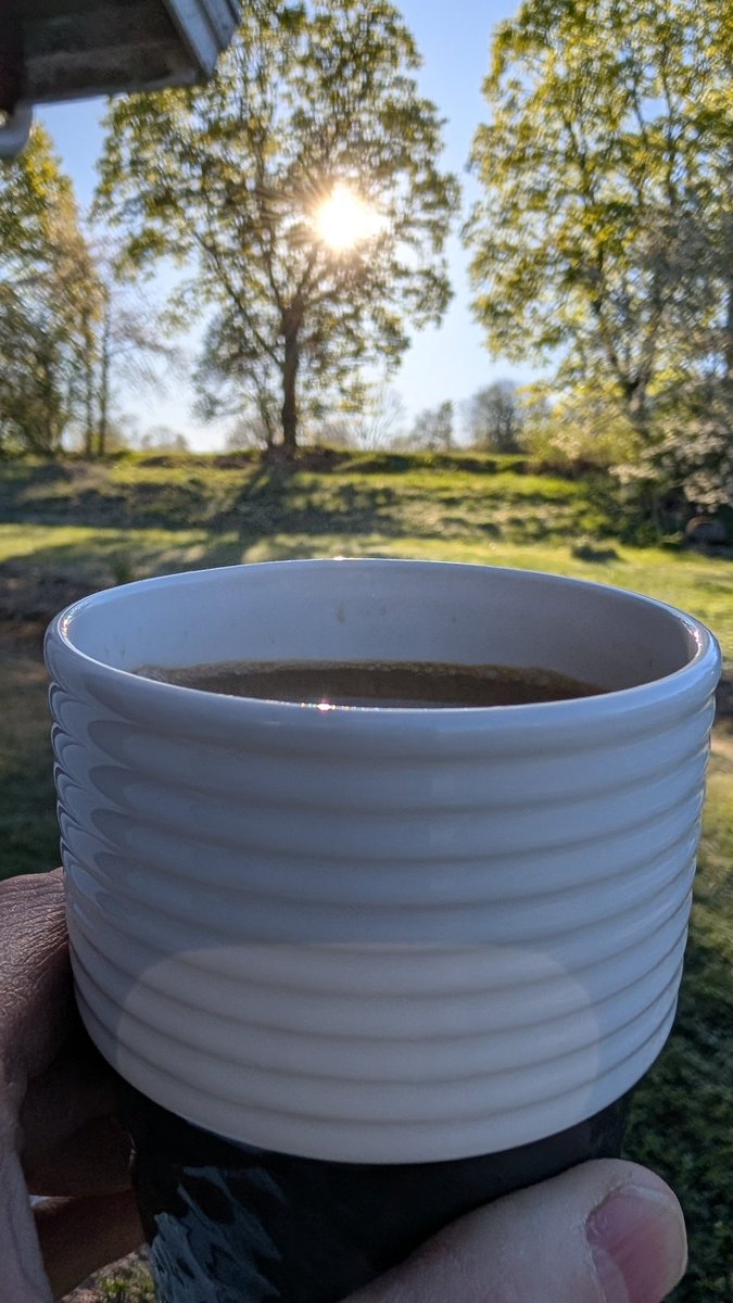 Onsdag ☕🎶
open.spotify.com/track/4XZO1Lz7…