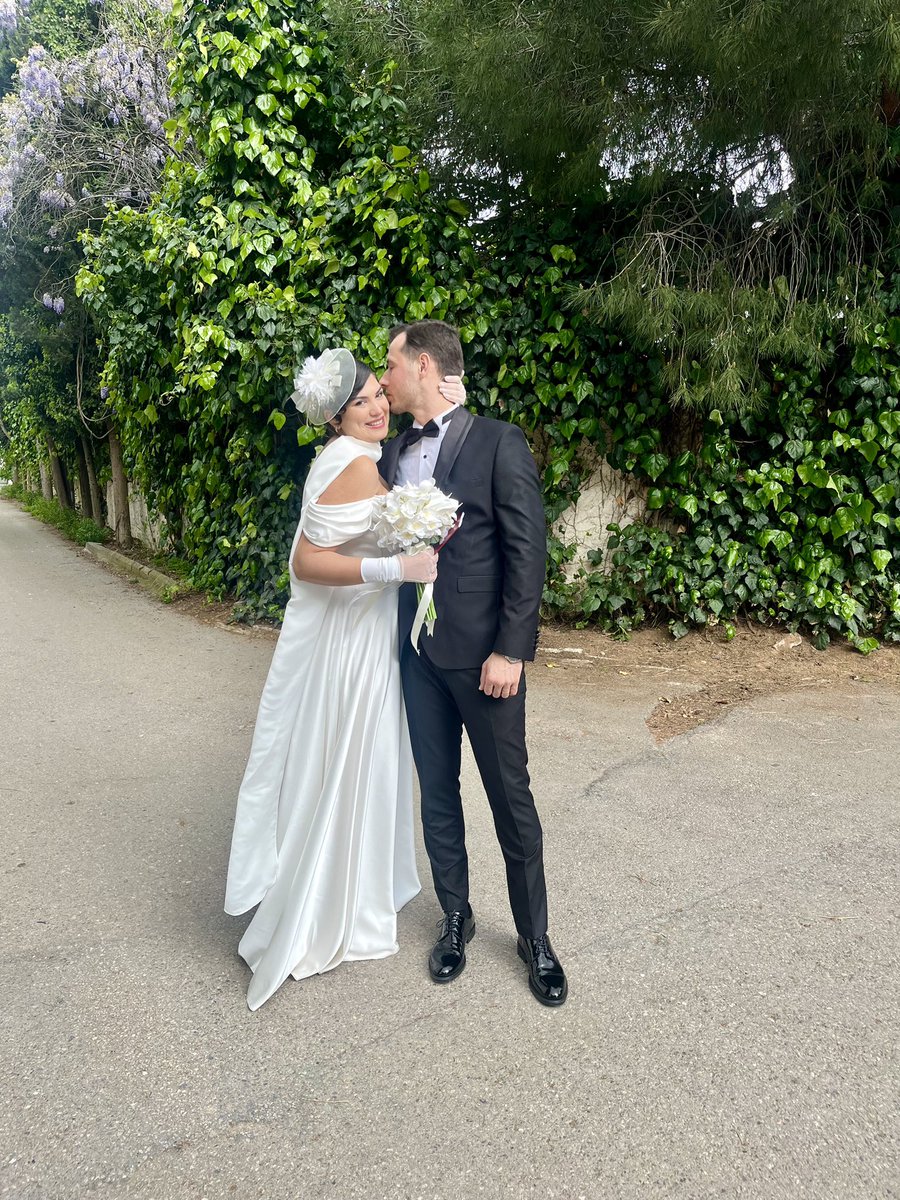 Ecemaydin__'s tweet photo. 👰🏻‍♀️🤵🏻✨ https://t.co/3e3ObEY9hJ