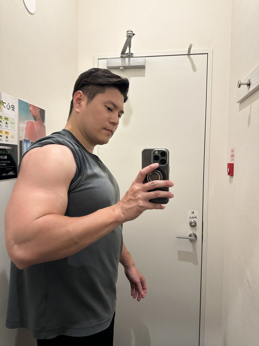 hiro9ii9's tweet photo. 今日は肩トレでした🔥

最近、右肩が少し痛かったんですが、トレーニング前のちょっとしたストレッチや日々のストレッチをより入念にするようになっただけで、一気に改善✊

最高✊

#筋トレ
#バルクアップ
#格闘技
#フィジーク https://t.co/gMOLep5Ero