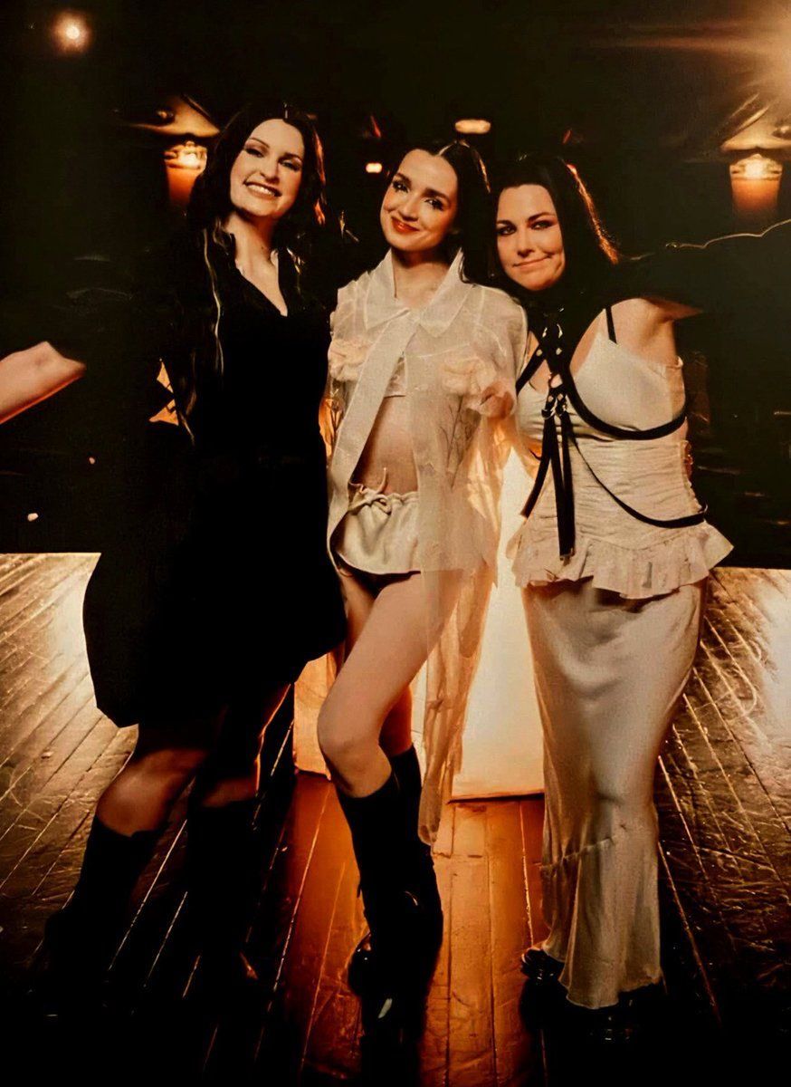 qrpress_'s tweet photo. Amy Lee (Evanescence), Courtney LaPlante (Spiritbox) &amp; Poppy https://t.co/AmokW7bG00