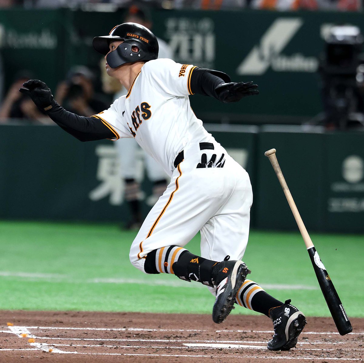 二回裏】巨人 0-2 ヤクルト #若林楽人 選手が内野安打で出塁！