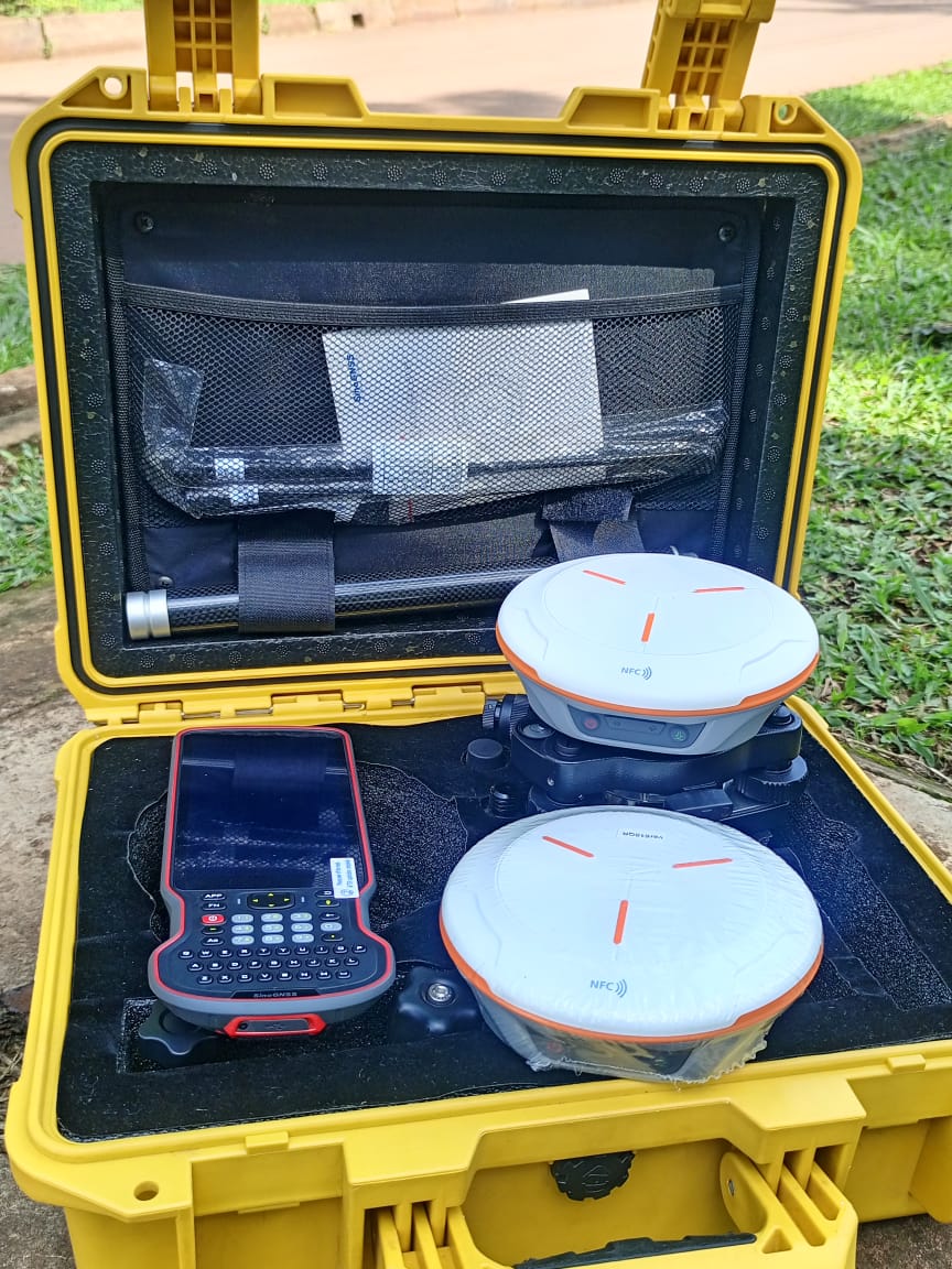 EagleCORS's tweet photo. Experience our genuine and unique survey equipment that gives extraordinary precision. #EagleCORS #ComnavTech #GNSS #Surveying. Dial us on 0789967990 / 0701170008 https://t.co/Y02QmPMmvW