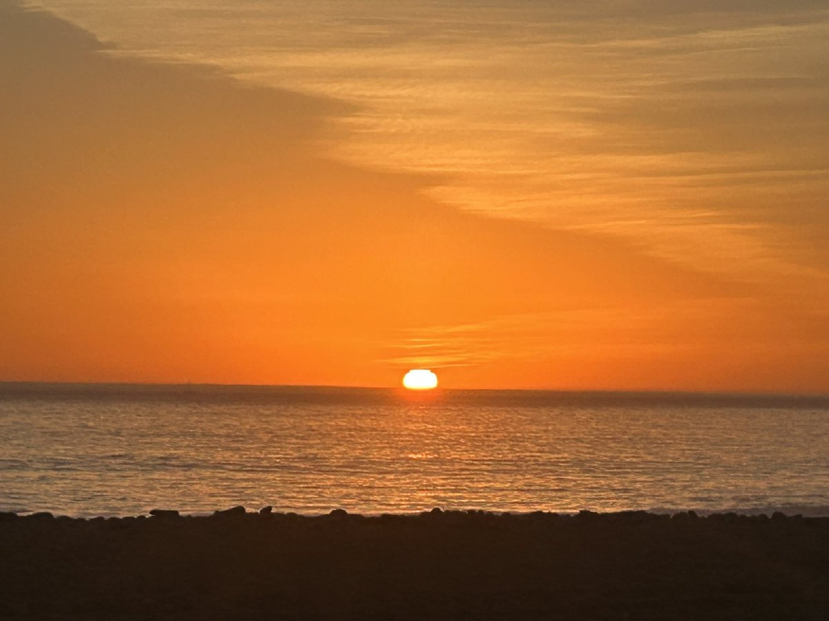 Makeupmama68's tweet photo. @cloisnford That day was absolutely perfect!!! They couldn’t have had a more perfect sunset 🥰 https://t.co/l5pv1OSRGp
