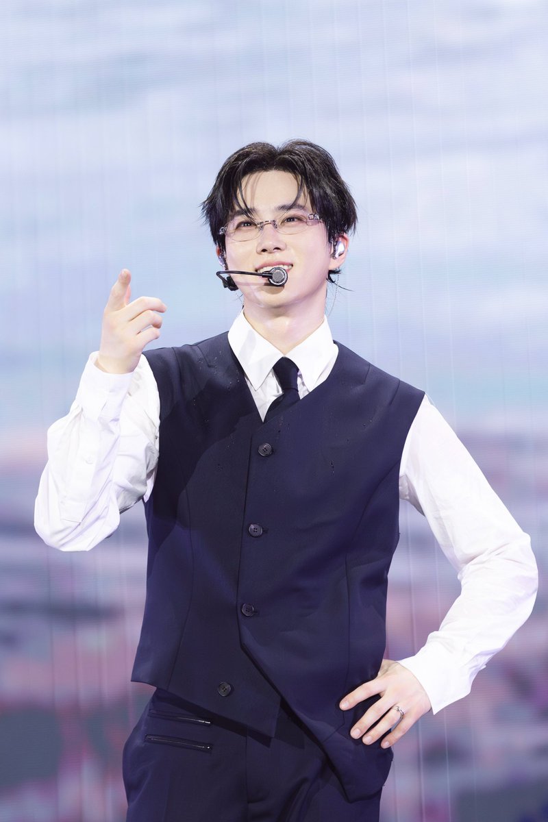 SUHO pixel tweet media