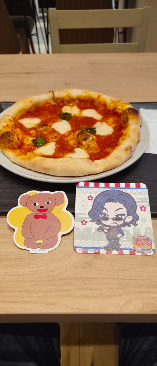 GANTA_kozi's tweet photo. アクアクエストのピザいただきます。

#ストグラ街歩きin大阪 https://t.co/gTjehtEX9M