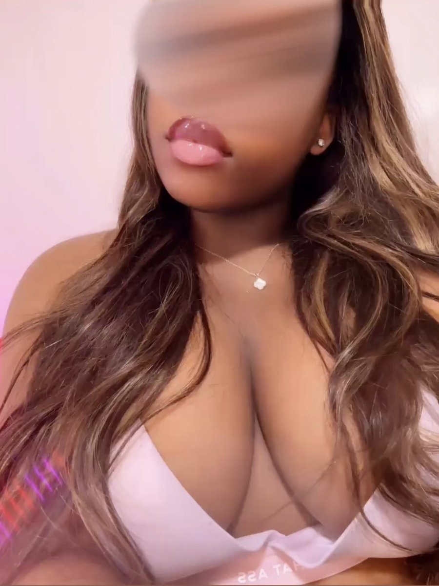 DiamondDaDolly's tweet photo. caked up https://t.co/5zL2WMnWKu