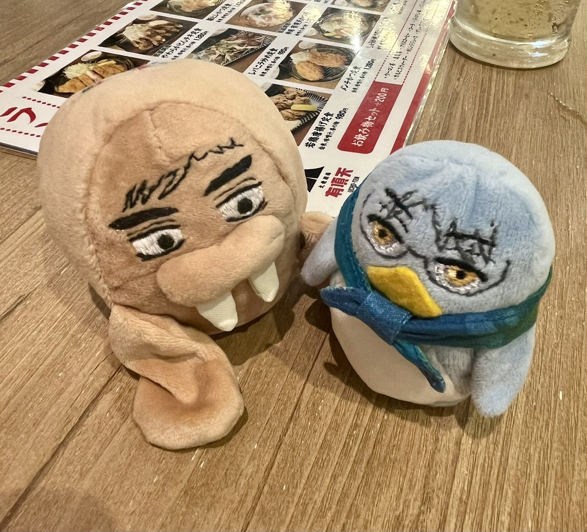 さとみさんまとめ売り 🐧「！？」 🦭「さとみくん！！！！会いたかったで〜〜！！！」