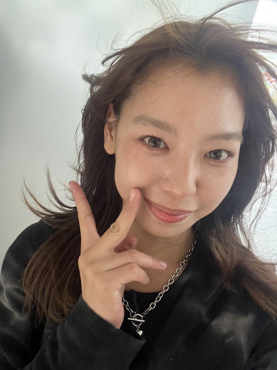やましたりな tweet media