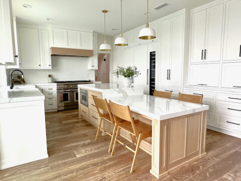 APluskitchen's tweet photo. Light, bright, and beautifully balanced ✨
This modern transitional kitchen in Lake Forest blends crisp white cabinetry with warm wood accents for a clean yet inviting look.

See the full remodel: https://t.co/mIzrP9kd7C
#KitchenRemodel #LakeForest #ModernKitchen #InteriorDesign https://t.co/oZxtZHjTdL