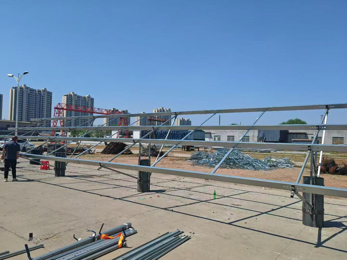 alumsolar's tweet photo. 🛠️ The Single-Post Ground #SolarMountingSystem, specifically engineered for Singapore. To guarantee the highest product quality, we have completed strict sample installation and structural integrity testing for this project. 
👉 Learn more here : 🌐 https://t.co/ikbjpGq2Rn https://t.co/9I2Z9YY0HC